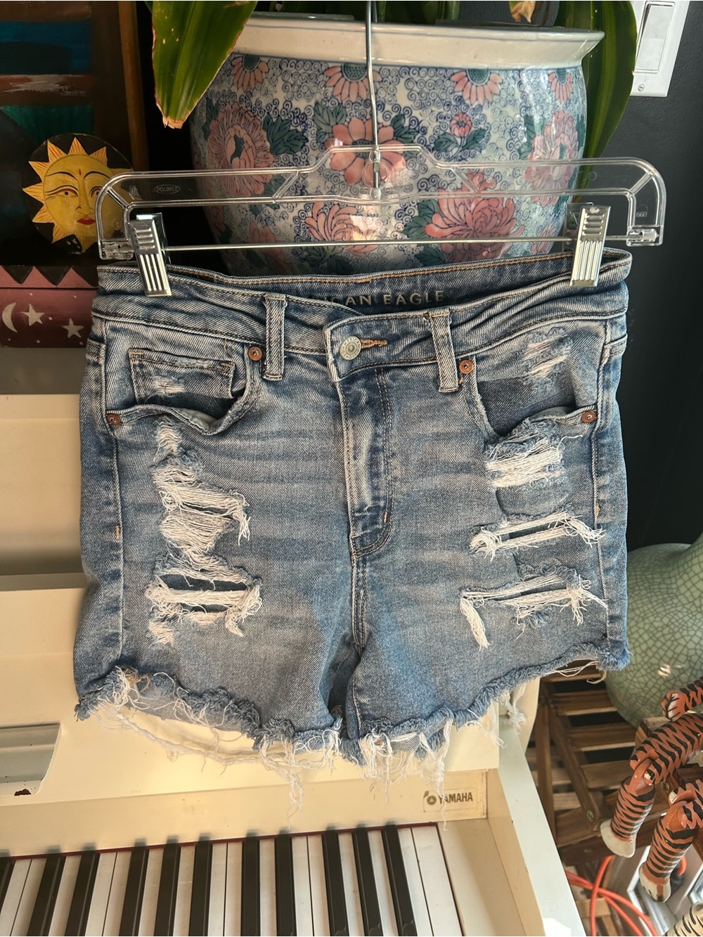 American Eagle Distressed Denim Cutoff Shorts Size 6